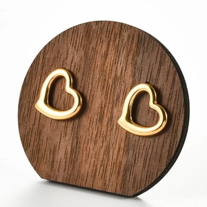 1 Par de Pendientes Minimalistas con Forma de Corazón, Acero Inoxidable, para Mujer, Pequeños, para Fiestas, Uso Diario - Product Image 3