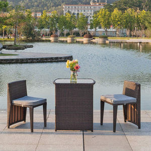 Moderno y Cómodo Juego de Jardín de Mimbre de 3 Piezas con Mesa Acolchada para Exteriores y 2 Sillas para Jardín, Terraza o Balcón - Product Image 1