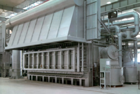 Fourneau de fusion vertical à grande porte en aluminium de type stationnaire, pour la fusion et le maintien, solution complète pour l'aménagement de la maison de fusion d'aluminium