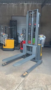 Carretilla elevadora semiautomática de 1,6 M y 3,5 M, apilador de palés eléctrico completo montado en patas ajustables, apilador de palés eléctrico - Product Image 2