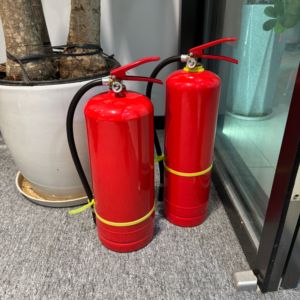 Extincteur à poudre chimique sèche 6 kg MFZ/ABC5 en promotion, structure en acier à bas prix pour la protection incendie des classes A, B et <span class=keywords><strong>C</strong></span> - Product Image 3