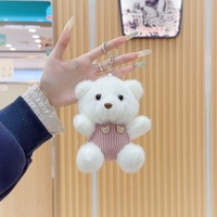 Porte-clés pendentif ours en peluche doux en tenue de salopette de dessin animé, ornement à suspendre pour sac et sac à dos, vente en gros