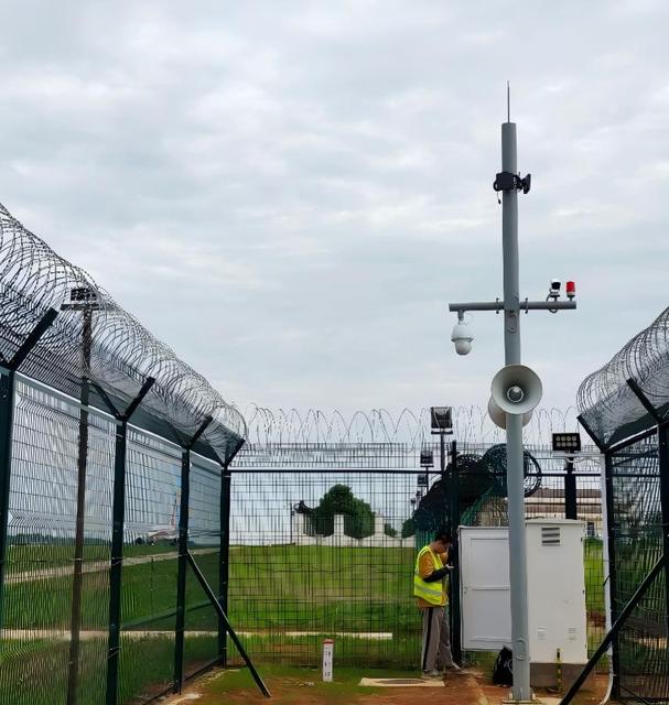 Metal Fence Electric Fence Gate Vibration Optical Fiber Alarm System Camera Security Radar Integrated Security Solution