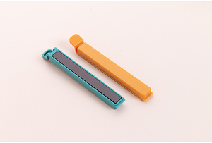 Clips de sacs alimentaires magnétiques en plastique étanches, design pliable écologique, multifonctionnels, certifiés LFGB, anti-fuite pour la cuisine - Product Image 6