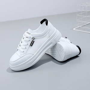 Chaussures plates décontractées à lacets pour femmes, tendance mode été, en maille ajourée respirante, antidérapantes, style sportif, fabriquées en Chine, pour les saisons printemps-automne - Product Image 6