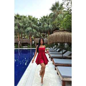 Robe de cocktail Anabel en satin rouge - Product Image 3