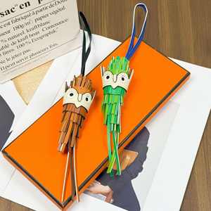 Llavero de cuero PU con diseño de búho y borla, elegante colgante para bolso, llavero de alta calidad, regalo perfecto para damas y amigas - Product Image 2