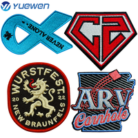 Écusson de broderie de décoration de conception personnalisée cousu sur des patchs brodés pour vêtements coupés pour façonner des écussons tissés badges auto-adhésifs