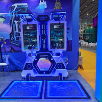 Simulador de disparos VR para 2 jugadores con plataforma de movimiento, máquina de juego competitiva para centros de entretenimiento familiar y parques VR