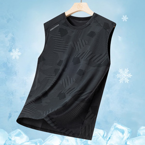 Mantente fresco y cómodo con este chaleco sedoso de fibra de bambú para hombre, ultra transpirable y perfecto para los calurosos días de verano - Product Image 2