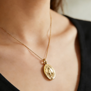 Collana in Metallo con Motivi Cristiani, Placcata in Oro 18k, Argento Sterling 925, Collana con Vergine Maria, Gioiello Decorativo Femminile - Product Image 2