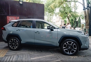 2024 <span class=keywords><strong>Toyota</strong></span> RAV4s Vehículo Nueva condición 2.5L Opciones de motor, transmisión CVT/8AT, Monitor de vista panorámica, precio de fábrica para <span class=keywords><strong>Toyota</strong></span> - Product Image 3
