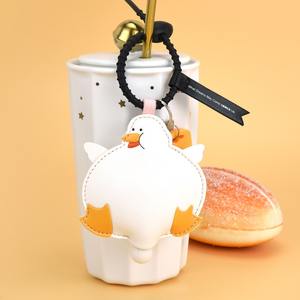 Llavero Creativo de Cuero PU con Lindos Animales de Panda y Pato, Diseño de Burbujas Hecho a Mano, Colgante para Llaves de Coche, Estilo Sillín - Product Image 3