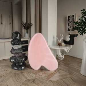 Недорогая массажная доска Гуаша из розового кварца в форме сердца с индивидуальным дизайном, для лифтинга лица и уменьшения отеков - Product Image 1