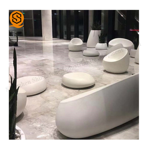 Tavoli e <span class=keywords><strong>sedie</strong></span> in vetroresina bianca di design di lusso - Product Image 2