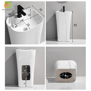 Ensemble WC et lavabo en céramique moderne pour salle de bain, design ligne or blanc, WC monobloc carré à poser au sol et lavabo sur colonne - Product Image 3