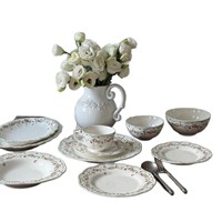 Ensemble de vaisselle en céramique de style français rétro, motif floral rose rêveur, assiettes, bols, tasses, soucoupes - Compatible micro-ondes