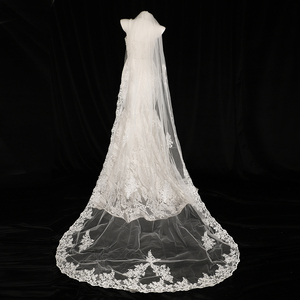 Voiles de mariée de luxe CYG brodés avec des appliques en dentelle et peigne, 100 % polyester, longs, pour fêtes - Product Image 2