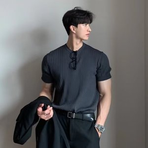 T-shirt tricoté à manches courtes pour homme, coupe ajustée, respirant, en soie glacée, pour l'été, décontracté - Product Image 1
