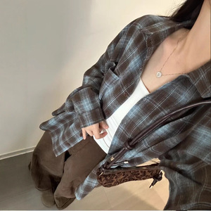 Camisa de Manga Larga Informal y Holgada para <span class=keywords><strong>Mujer</strong></span>, Estilo Americano Retro, de Algodón Cepillado, con <span class=keywords><strong>Cuello</strong></span> a Cuadros Azul Marrón, Nueva Colección Otoño Invierno, con Bolsillo - Product Image 2