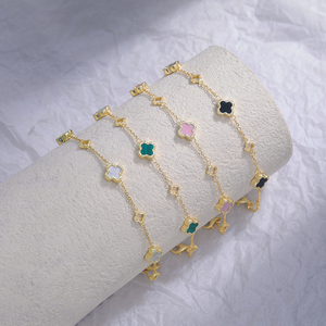 <span class=keywords><strong>Pulsera</strong></span> GMB68 RINNTIN <span class=keywords><strong>de</strong></span> Moda con Trébol <span class=keywords><strong>de</strong></span> Cuatro Hojas en Plata <span class=keywords><strong>de</strong></span> Ley 925 y <span class=keywords><strong>Perlas</strong></span> <span class=keywords><strong>de</strong></span> Concha - Product Image 3