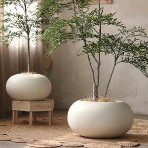 Pot de fleur créatif rond et plat en ciment et magnésium, plante verte, salon de thé nordique simple, <span class=keywords><strong>magasin</strong></span> de vêtements pour centre commercial - Product Image 1