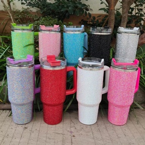Vaso Térmico de Acero Inoxidable con Aislamiento al Vacío, con Asa y Tapa, de 40oz, con Diseño de Diamantes de Imitación - Product Image 2