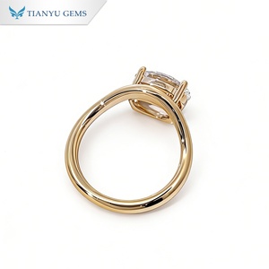 แหวนเพชรโมอิสซาไนต์ทรงรี 14K แบบสั่งทำพิเศษจาก Tianyu Gems ดีไซน์ก้านแหวนบิดเกลียว ทองคำขาว 14K สำหรับงานแต่งงานและหมั้น - Product Image 3