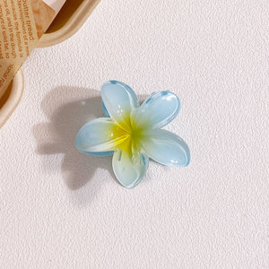 Pinza <span class=keywords><strong>de</strong></span> Pelo Grande <span class=keywords><strong>de</strong></span> Plástico Estilo Europeo Americano con Diseño <span class=keywords><strong>de</strong></span> Flor <span class=keywords><strong>de</strong></span> Plumeria y Bauhinia <span class=keywords><strong>de</strong></span> 8CM para Mujer, Fresca y Dulce, para Vacaciones - Product Image 4