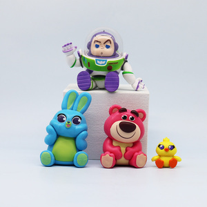 L'orso fragola a tre occhi modello Unisex in PVC <span class=keywords><strong>Pixar</strong></span> Toy Story mostra personaggi congelati buone Action figure militari - Product Image 4