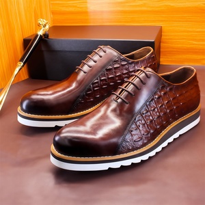 รองเท้าออกซ์ฟอร์ดดีไซน์หรูสำหรับผู้ชาย คุณภาพพรีเมียม หนังลายเกล็ดหิมะ แต่งลายแบบลำลอง สวมใส่สบายสำหรับฤดูใบไม้ผลิ - Product Image 1