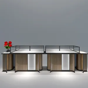 Vitrina de cristal de acero inoxidable de alto nivel, vitrina de exhibición de joyería comercial personalizada, mesa de madera con luces