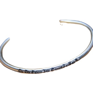 Bracciale semplice in argento Sterling S925 lavorato a mano da uomo e da donna con apertura a pesce intagliato Vintage regolabile con braccialetti di buona fortuna regali
