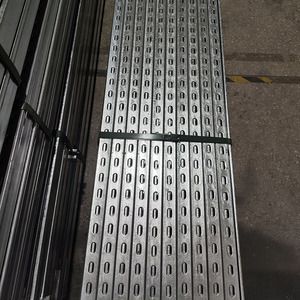 Fournisseur de profilés en acier proposant des profilés en C et des Unistruts à fentes pour l'installation de systèmes photovoltaïques sur toiture - Product Image 5