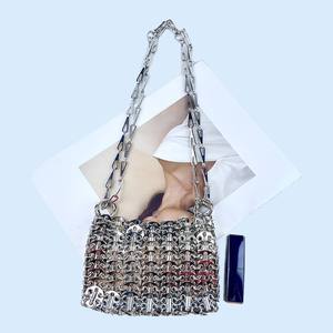25 Bolsos de Hombro Cruzados de Cadena con Lentejuelas Brillantes Plateadas Hechos a Mano, de Nuevo Estilo y Moda, con una Sola Correa Abierta para <span class=keywords><strong>Mujer</strong></span> - Product Image 5