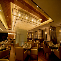 Lustre rectangulaire moderne de luxe en cristal avec globes en verre pour hôtel, restaurant et hall d'entrée