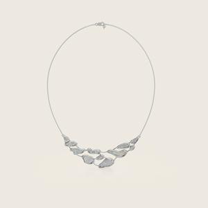 Collier rond en diamant à motif de feuille élégant, bijoux fins contemporains inspirés de la nature pour femmes - Product Image 2