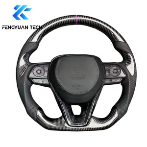 Volant en cuir personnalisé Alcantara en fibre de carbone forgée avec boutons pour <span class=keywords><strong>Toyota</strong></span> Corolla Camry E210 Se 2019 2024 Accessoires - Product Image 4