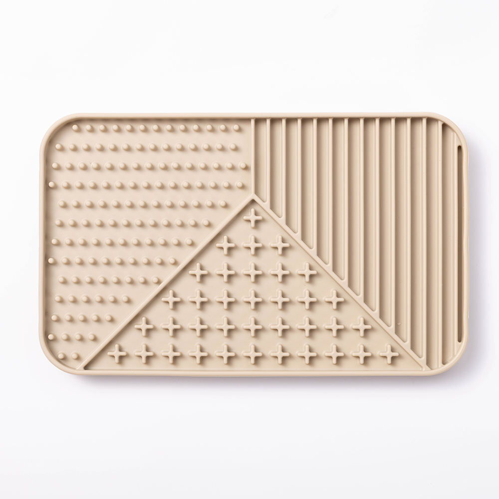 สีดำสีกากี