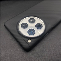 Étui de téléphone léger en fibre de carbone antichoc pour OnePlus 13/OnePlus12 avec un design luxueux et une ajustement parfait à 100%