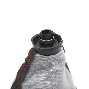 Poignée de levier de vitesse en cuir pour Volkswagen Golf 3 4, transmission manuelle, coutures rouges, conception ergonomique - Product Image 2