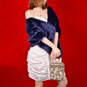 Capa de Lujo para Mujer, Diseño de Invierno, Piel Sintética de Zorro, Color Azul Oscuro, Estilo Vestido de Gala para Fiesta, Venta al Por Mayor - Product Image 2