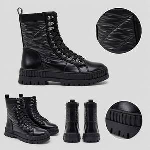 Botas de combate acolchadas para mujer con logotipo OEM personalizado, caña acolchada, ganchos de anilla en D plateados, <span class=keywords><strong>plataforma</strong></span> gruesa con suela de tacos, botas de media pantorrilla con cordones - Product Image 4