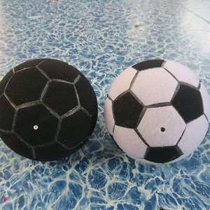 Pelota de fútbol adhesiva para dardos inflables, 22cm - Product Image 3