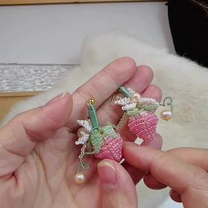 ต่างหูคริสตัลสีครีมต่างหูรูปสตรอเบอร์รี่สีชมพูอ่อนเครื่องประดับหรูหราน้ำหนักเบา - Product Image 5