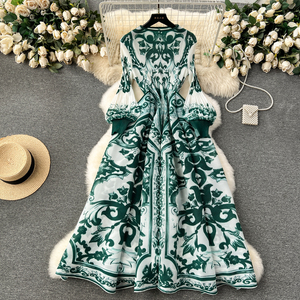 Vestido de Alta Costura con Estampado Majólica para Mujer, Holgado, con Pliegues, Midi, de Noche, con Cuello Redondo, Manga Larga Abullonada - Product Image 4