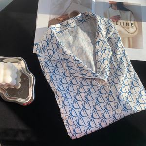 Ensemble de vêtements de nuit en satin de soie de haute qualité pour femmes à manches courtes - Product Image 1