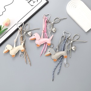 Nouveau pendentif de sac en cuir de teckel de dessin animé, accessoires personnalisés assortis, porte-clés - Product Image 2