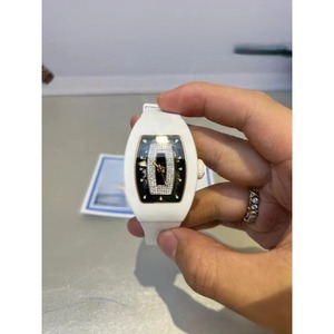 Reloj Mecánico Automático de Lujo y Exquisito 0701 con Movimiento Esqueletizado a Rayas, Correa de Goma, Brújula y Resistencia al Agua - Product Image 1