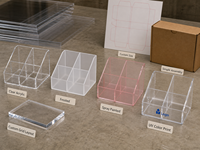 Support de présentation circulaire transparent en acrylique personnalisé pour écharpes, présentoir de comptoir pour accessoires de mode de boutique avec base à logo OEM